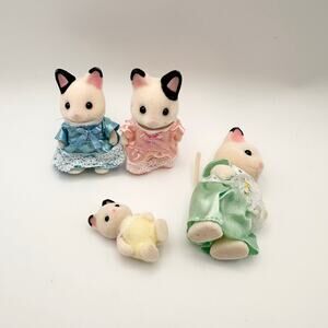 Calico Critters Tuxedo Cat Family Two Sisters Mom Baby Figurines Original Dress